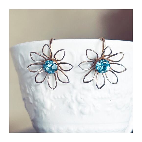 Bugbee and Niles Floral Blue Rhinestone Earrings Gold Tone Screw Back Vintage - Picture 5 of 5